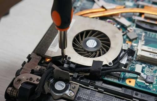 华硕飞行堡垒8散热噪音处理方案